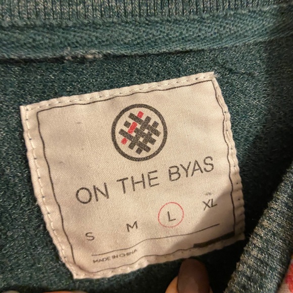 PacSun sweatshirt - Picture 2 of 3